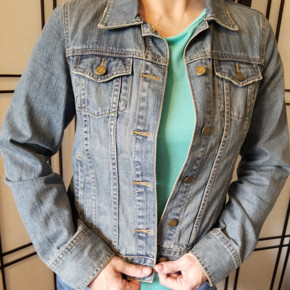 Stylish Jean Jacket - Picture 2 of 3